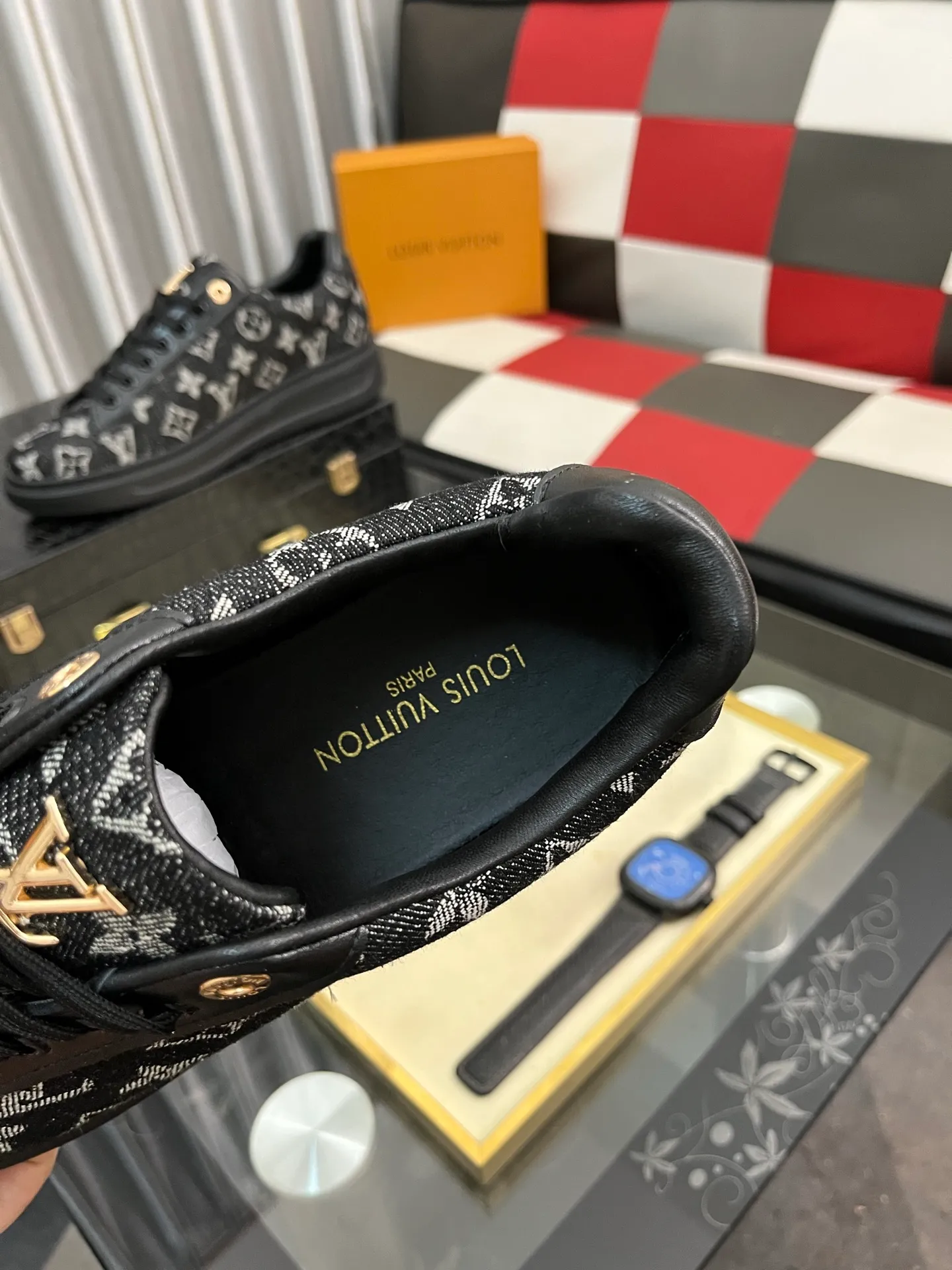 Men's shoes 💰400⌚️⌚️LV Louis Vuitton. The latest trendy casual shoes are popular in physical stores in sizes 38-44. New spring and summer comfortable imported custom original cowhide, unique jacquard fabric element design. Paired with sheepskin lining, Lv original bottom, [taiyang][taiyang] high-end packaging and high quality💪Details determine the quality, you can enter and leave the counter at will, welcome to compare🇮🇹
